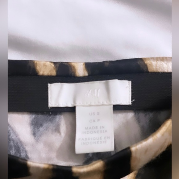 A Stunning cheetah silky dress!♥️ - Picture 5 of 5